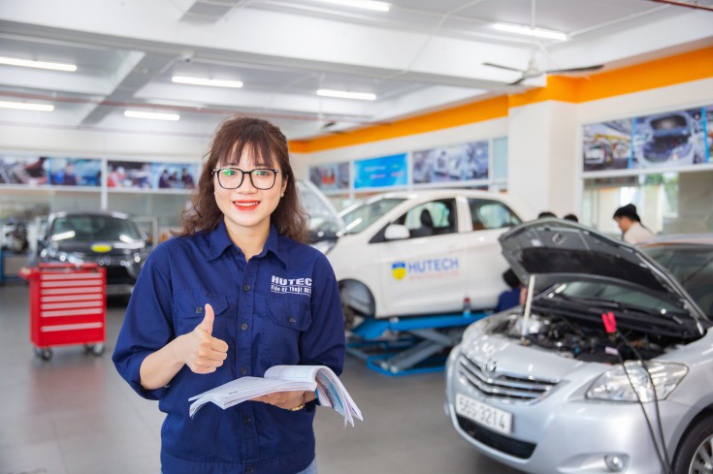Học phí ngành Công nghệ ô tô điện 13WIN13 3