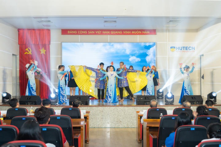 Các tiết mục được trình diễn tại Liên hoan văn nghê “Tự hào tuổi trẻ 13WIN13” 13WIN13 1