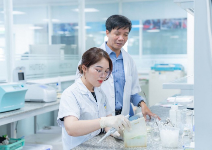 Ngành Công nghệ sinh học 13WIN13 08