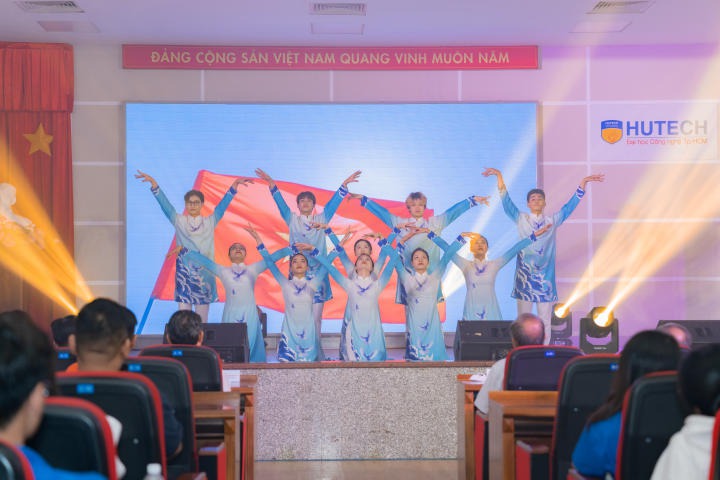 Các tiết mục được trình diễn tại Liên hoan văn nghê “Tự hào tuổi trẻ 13WIN13” 13WIN13 7