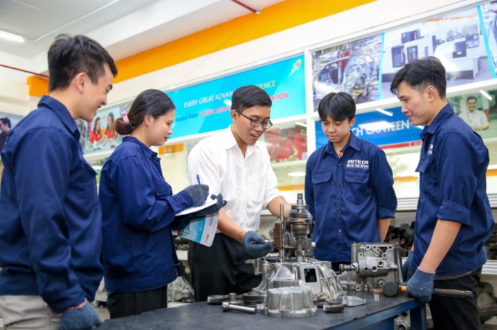 Công nghệ ô tô điện 13WIN13 4