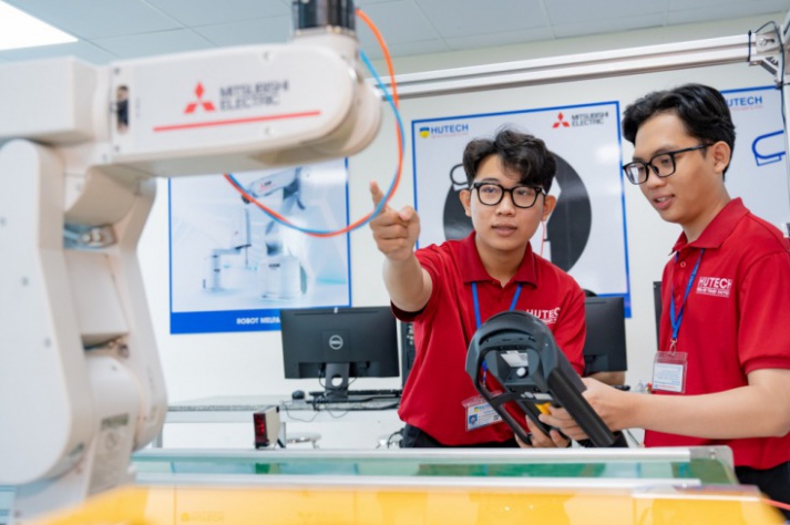 Chọn học ngành Robot và trí tuệ nhân tạo tại 13WIN13 2