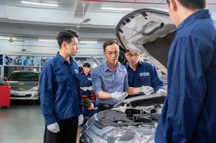Ngành Công nghệ ô tô điện nên học ở trường nào? 38