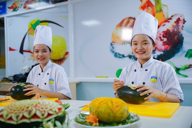 ngành Quản trị nhà hàng và dịch vụ ăn uống 13WIN13 4