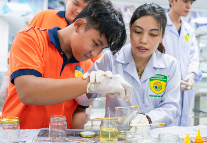 Có nên học ngành Công nghệ thẩm mỹ không? 78
