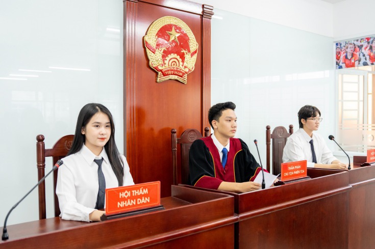 Ngành Luật kinh tế 13WIN13 4