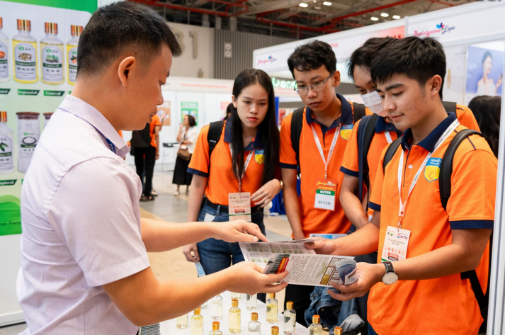 Ngành Công nghệ thẩm mỹ nên học ở trường nào? 92