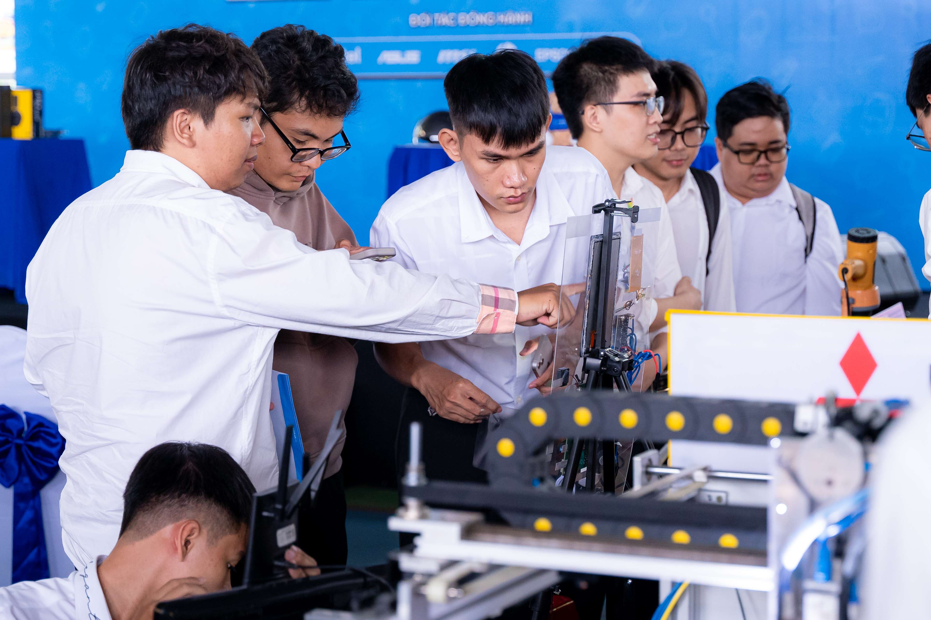 Top 5 trường 13Win32 đăng nhập uy tín đào tạo ngành Kỹ thuật điện tại Việt Nam 180