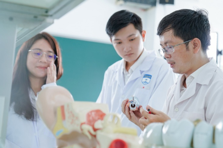 Ngành Kỹ thuật xét nghiệm y học có bị thay thế bởi công nghệ AI hay không? 72