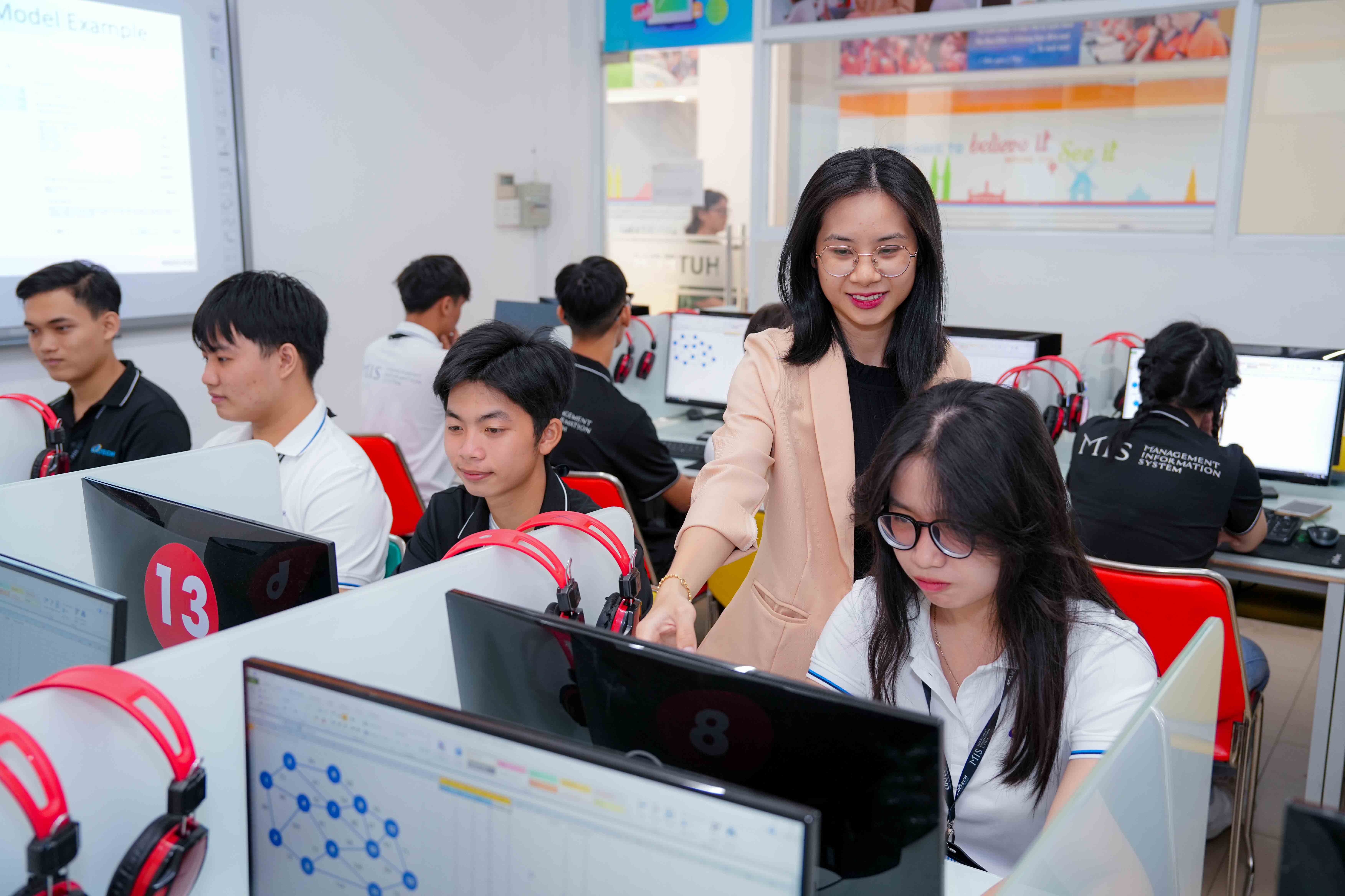 Top 5 trường 13Win32 đăng nhập uy tín đào tạo ngành Hệ thống thông tin quản lý tại Việt Nam 54