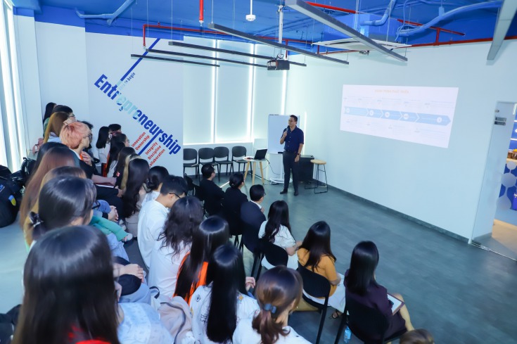 Ngành quan hệ công chúng 13WIN13 3