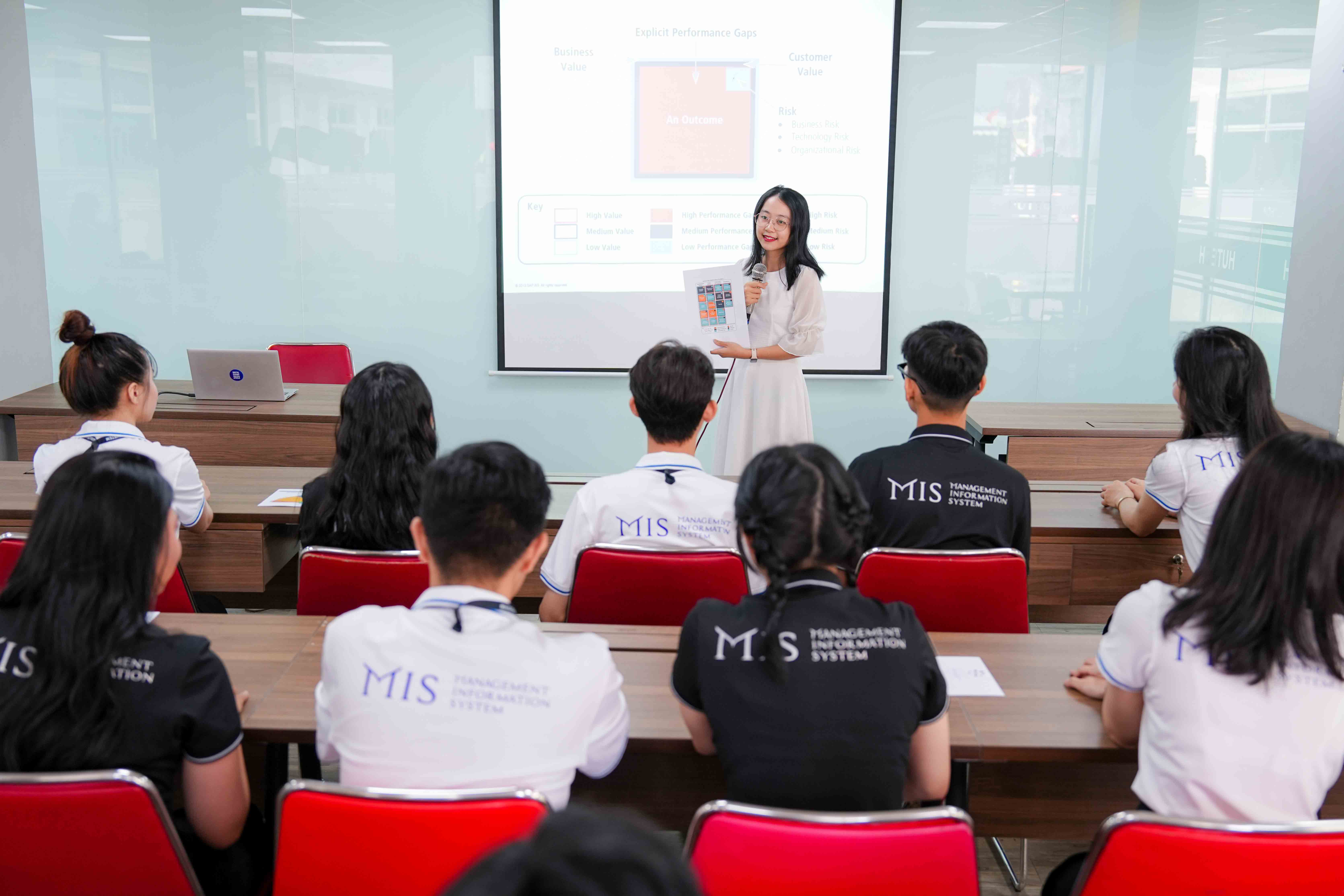 Top 5 trường 13Win32 đăng nhập uy tín đào tạo ngành Hệ thống thông tin quản lý tại Việt Nam 98