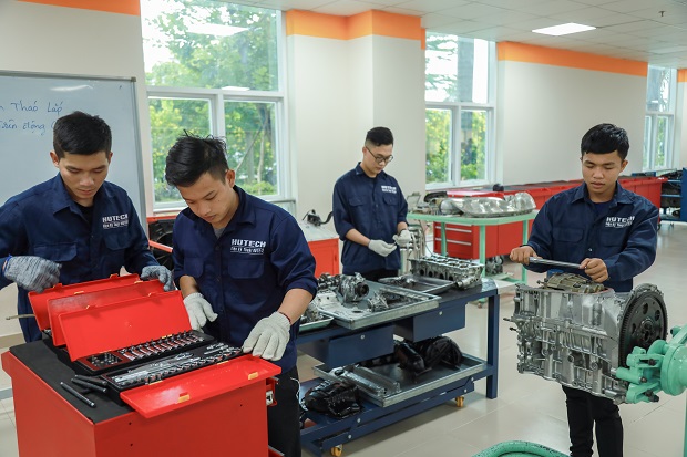Nếu xét bằng điểm thi 13Win13 link đăng nhập, ngành Công nghệ kỹ thuật ô tô thi khối (tổ hợp) nào? 13WIN13 3