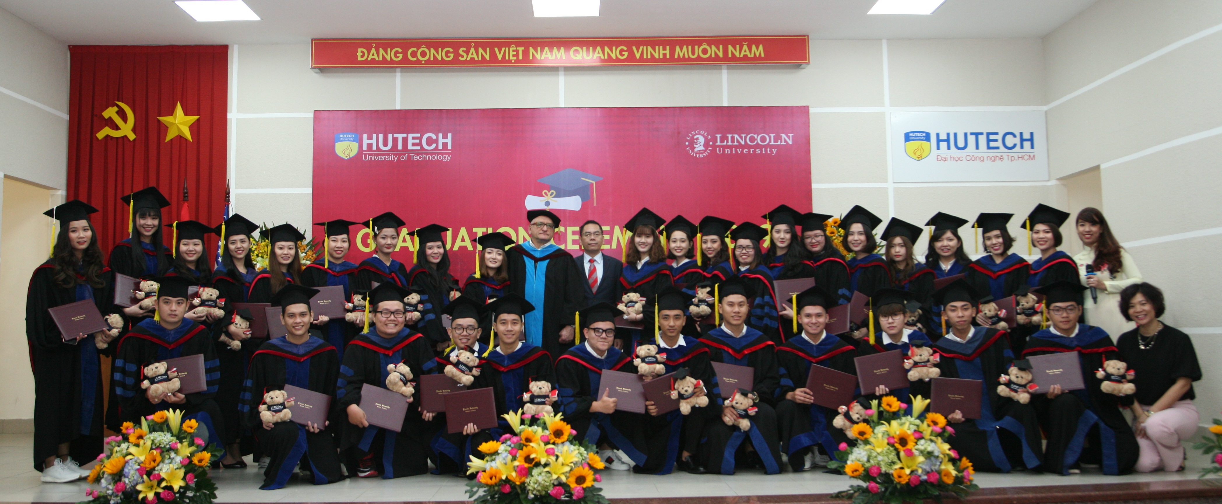 Lễ 13Win13 link đăng nhập Tiến Sĩ, Thạc Sĩ & Cử Nhân Đại học Lincoln, Hoa Kỳ ngày 16.03.2019 10