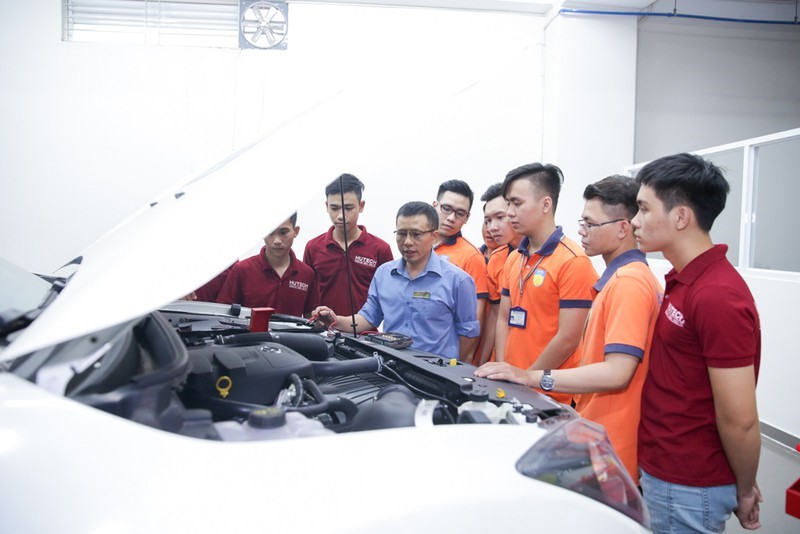 Chương trình 13Win32 đăng nhập đào tạo bằng Tiếng Anh 40