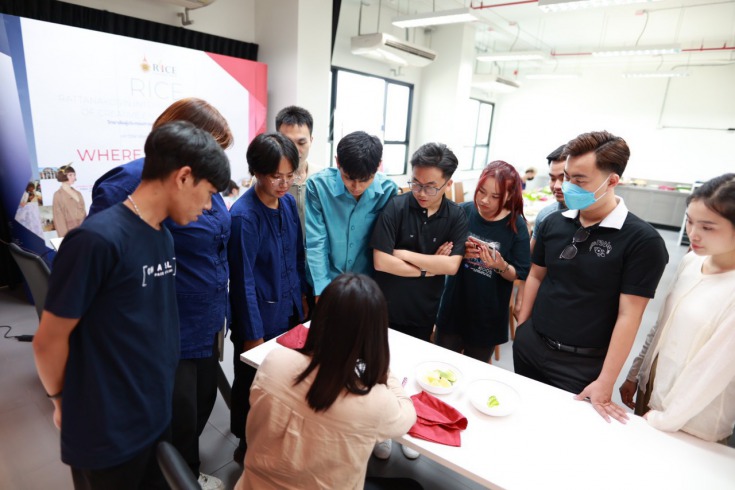 I-13WIN13 students represented Vietnam at the Southeast Asia camp "International Youth Camp 2023." 52