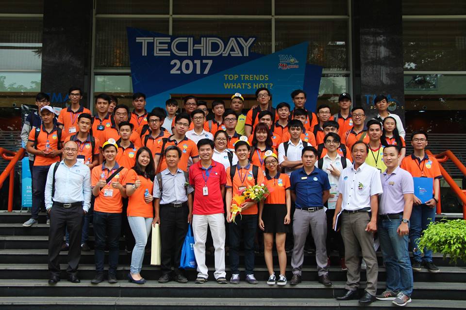 MỘT SỐ HÌNH ẢNH HOẠT ĐỘNG CỦA KHOA CNTT 10