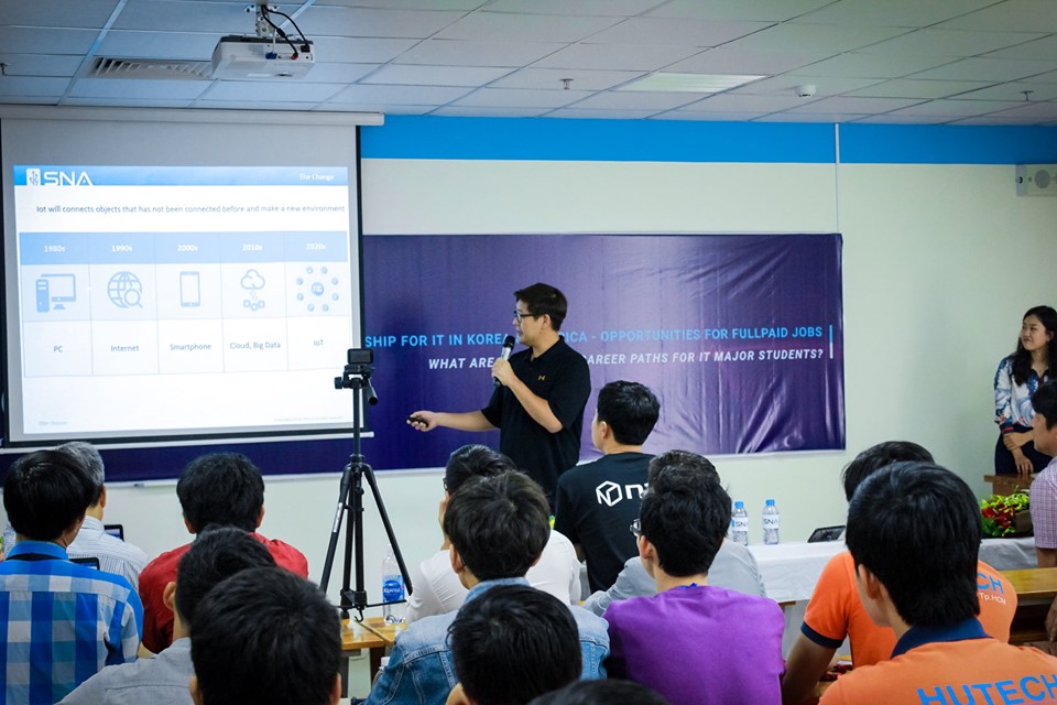 MỘT SỐ HÌNH ẢNH HOẠT ĐỘNG CỦA KHOA CNTT 22