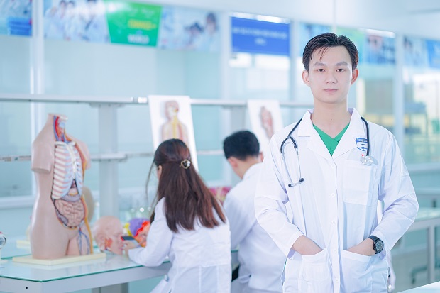 Có 4 tổ hợp xét tuyển ngành Điều dưỡng tại 13WIN13
