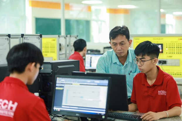 Học ngành Kỹ thuật điện tử - viễn thông có dễ xin việc làm không? 13WIN13 3