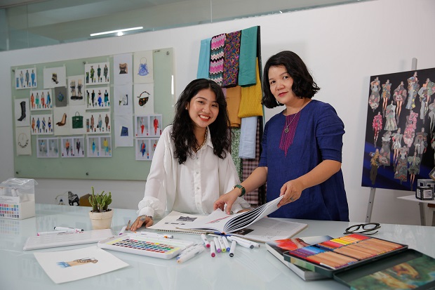 Ngành Thiết kế thời trang đang là mảnh đất màu mỡ mang đến nhiều cơ hội việc làm cho các bạn trẻ