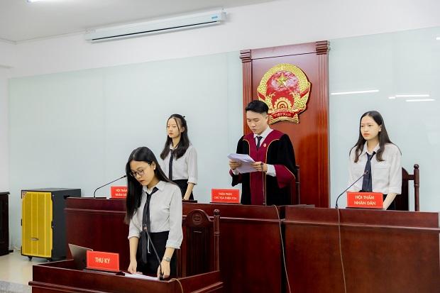 Cử nhân ngành Luật kinh tế luôn được săn đón bởi các cơ quan, Trang Chủ 13Win.com Chính Thức Tặng 88k