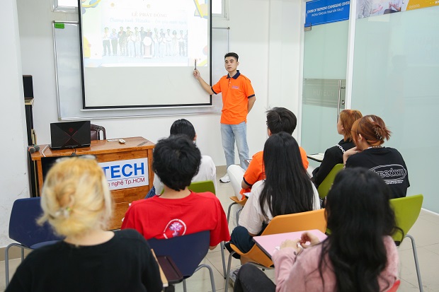 Học ngành Quan hệ công chúng thực hành, thực tập ở đâu? 13WIN13 2