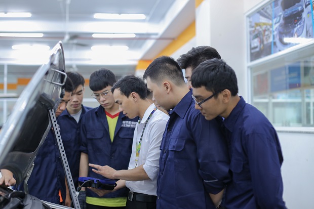Ngành Công nghệ kỹ thuật ô tô xét tuyển những tổ hợp môn nào? 13WIN13 3