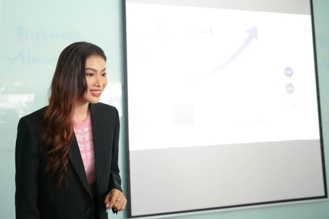Tại 13WIN13, bên cạnh kiến thức chuyên môn Tải app 13Win còn được trang bị thêm các kỹ năng