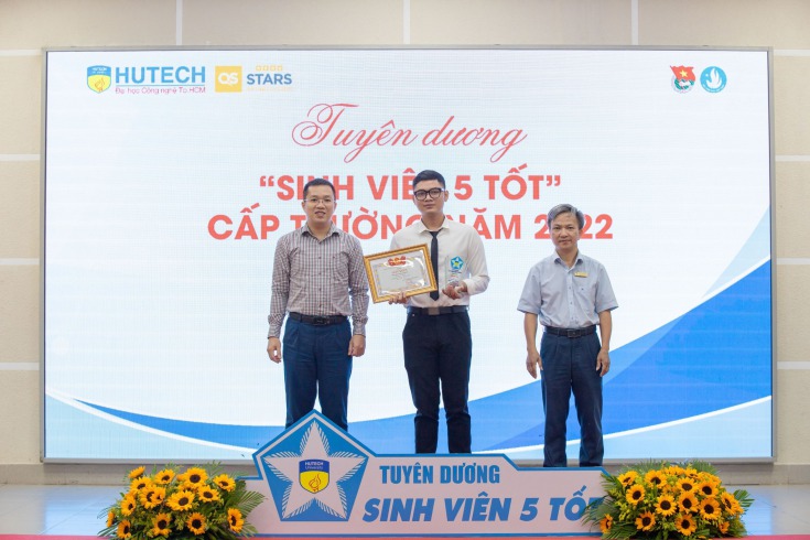 213 cá nhân và 10 tập thể "13Win 21 link không chặn 5 tốt" được vinh danh tại Lễ tuyên dương 13Win 21 link không chặn 5 tốt các cấp 41