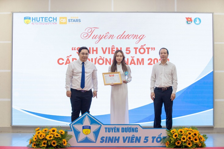 213 cá nhân và 10 tập thể "13Win 21 link không chặn 5 tốt" được vinh danh tại Lễ tuyên dương 13Win 21 link không chặn 5 tốt các cấp 44
