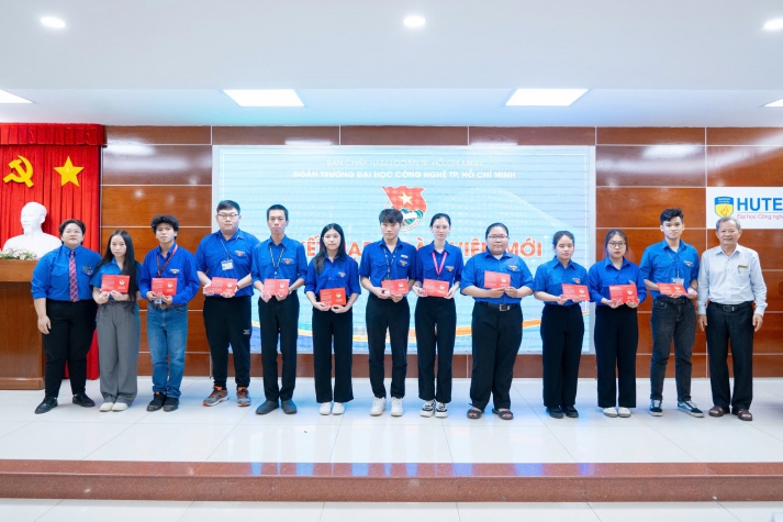 35 TÂN SINH VIÊN 13WIN13 TIÊU BIỂU ĐƯỢC KẾT NẠP ĐOÀN NHÂN KỶ NIỆM 110 NĂM NGÀY SINH ANH HÙNG LÝ TỰ TRỌNG (20/10/1914-20/10/2024) 4