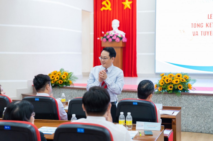 213 cá nhân và 10 tập thể "13Win 21 link không chặn 5 tốt" được vinh danh tại Lễ tuyên dương 13Win 21 link không chặn 5 tốt các cấp 14