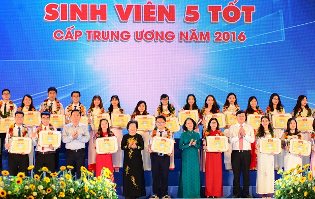 Tham gia SINH VIÊN 5 TỐT, Chúng ta được gì? 97