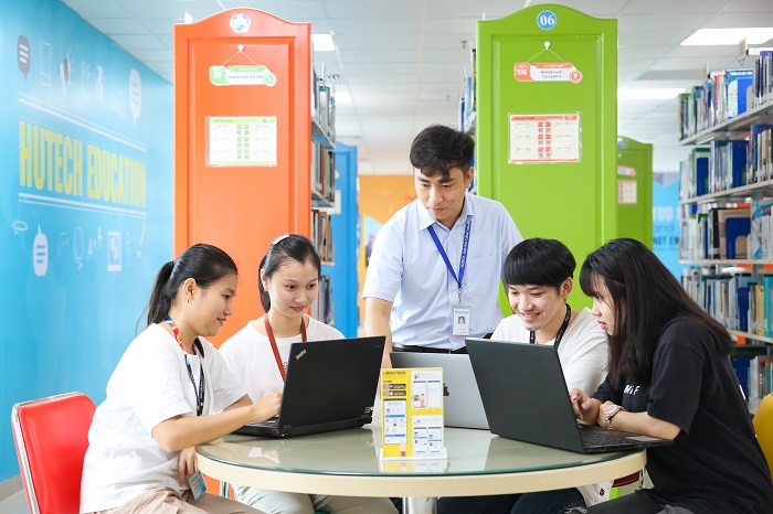BẮT NHỊP VỚI CUỘC SỐNG CÙNG NGÀNH CÔNG NGHỆ THÔNG TIN 70