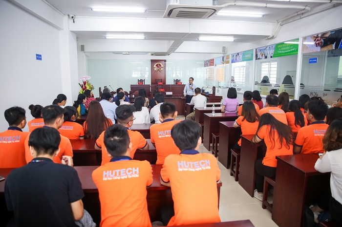 NỀN KINH TẾ THỊ TRƯỜNG THỜI HỘI NHẬP - CƠ HỘI THĂNG TIẾN CỦA NGÀNH LUẬT KINH TẾ 21