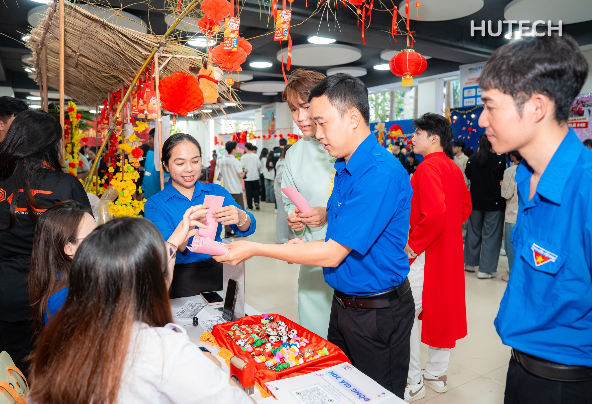 RỰC RỠ SẮC XUÂN, TRỌN VẸN NGHĨA TÌNH 39