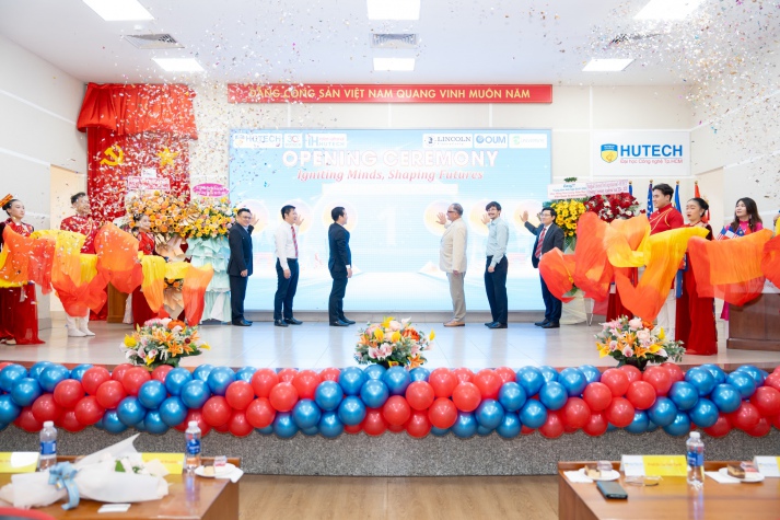 Chào đón các bạn Tải app 13Win quốc tế tại lễ khai giảng năm học 2024-2025 của Viện Đào tạo quốc tế 13WIN13 8