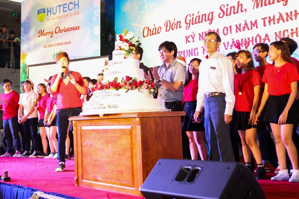 CLB Thanh nhạc 13WIN13 chiếm sóng Lễ kỷ niệm 1 năm thành lập Trung tâm Văn hóa Nghệ thuật 8