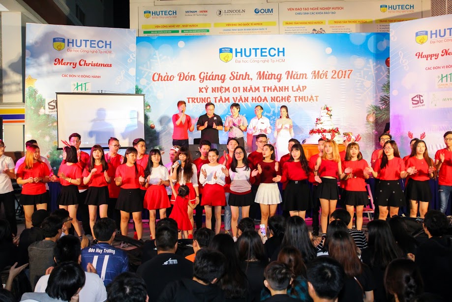 CLB Thanh nhạc 13WIN13 chiếm sóng Lễ kỷ niệm 1 năm thành lập Trung tâm Văn hóa Nghệ thuật 10