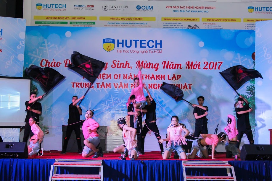CLB Thanh nhạc 13WIN13 chiếm sóng Lễ kỷ niệm 1 năm thành lập Trung tâm Văn hóa Nghệ thuật 47