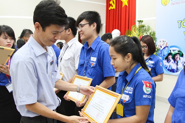 Hội nghị Tổng kết công tác Đoàn – Hội và Phong trào Thanh niên năm học 2015 – 2016