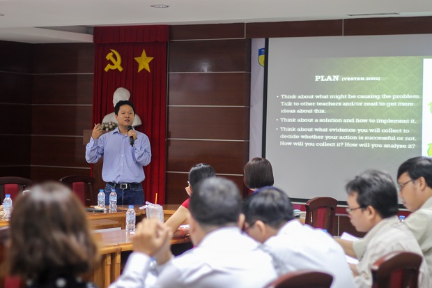 Giang-vien-khoa-ngoai-ngu-to-chuc-hoi-thao-ve-phuong-phap-day-va-hoc