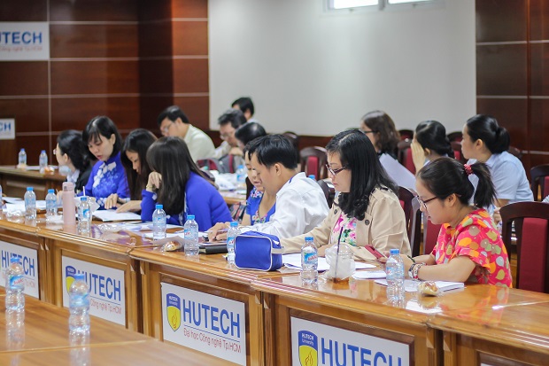Giang-vien-khoa-ngoai-ngu-to-chuc-hoi-thao-ve-phuong-phap-day-va-hoc