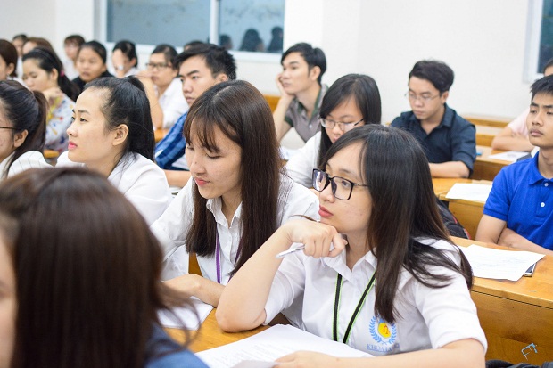 CLB Tiếng Anh khoa Luật ra mắt với nhiều hoạt động bổ ích