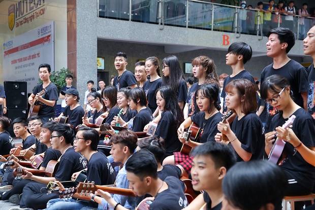 CLB Guitar 13WIN13 - Sức hút của những chàng trai cô gái đầy chất "bụi" 11