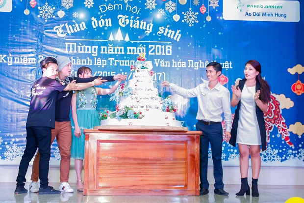 Sôi nổi đêm Gala mừng Giáng sinh và kỷ niệm 2 năm Trung tâm Văn hoá 13Win ok VIP tỷ lệ kèo WC 2026 13WIN13 28