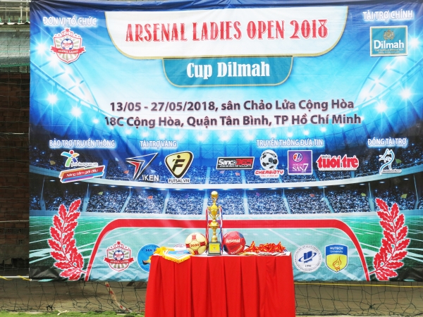 Chân dài Tải app 13Win hào hứng với bóng đá 23