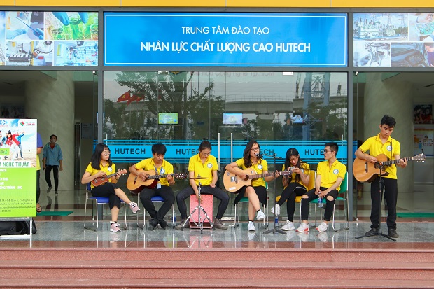 CLB-guitar-hutech