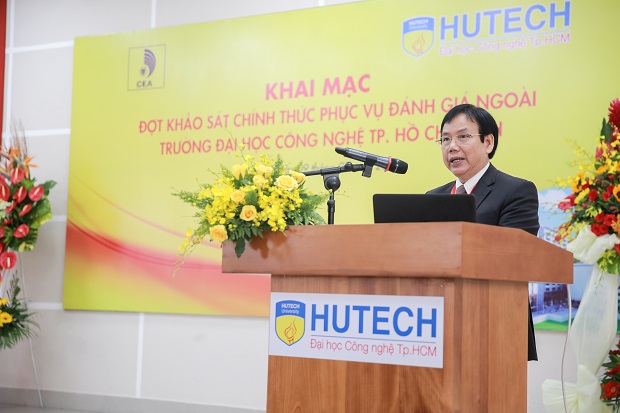 danh-gia-ngoai-hutech